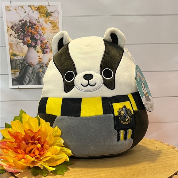 Squishmallows Other - Squishmallows Hufflepuff Badger